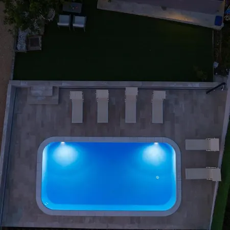 Voyage Villa *
